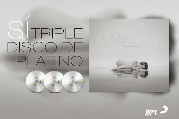 Malú recibe el Premio Ondas y el tercer disco de platino